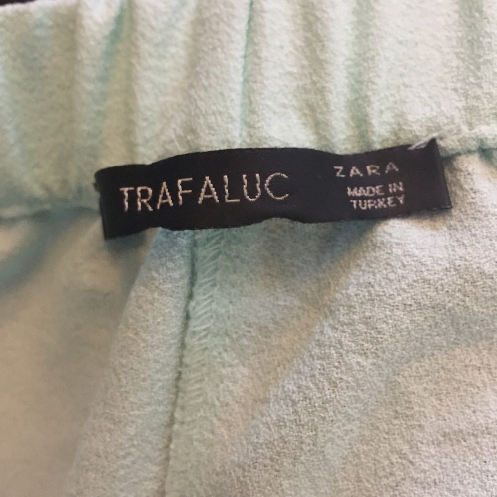 Trafaluc by Zara Shorts - Picture 3 of 4
